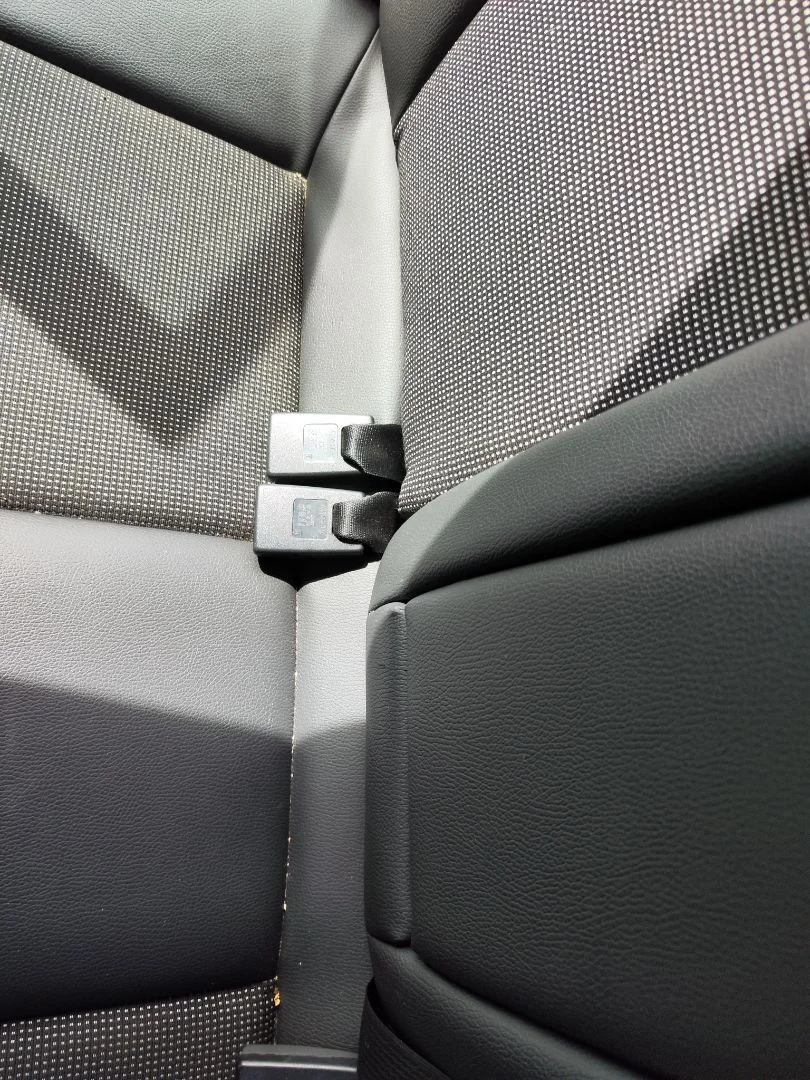 Foto de ENGANCHE CINTURON TRASERO DERECHO OPEL ASTRA H BERLINA 1.7 16V CDTI (110 CV / 81 KW)
