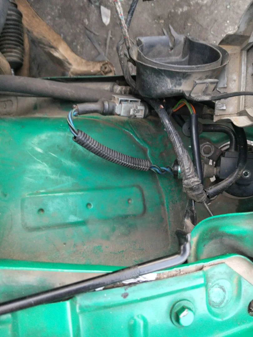 Foto de PUNTA CHASIS DELANTERA RENAULT TWINGO I (C06) 1.2 (58 CV / 43 KW)