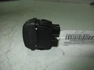 Foto de MANDO ELEVALUNAS DELANTERO DERECHO CITROEN XSARA PICASSO 1.6 16V HDi (90 CV / 66 KW) referencia 23681 foto 2