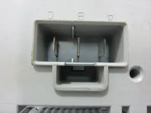 Foto de CAJA RELES / FUSIBLES FIAT I DOBLÒ (119) 1.9 JTD CAT (101 CV / 74 KW) referencia 46752706 foto 4
