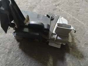 Foto de CERRADURA PUERTA DELANTERA DERECHA OPEL KADETT E 1.6 Diesel (54 CV / 40 KW)