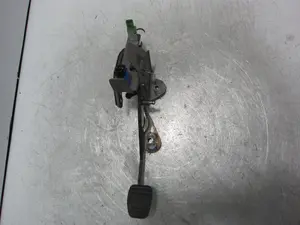 Foto de PEDAL EMBRAGUE RENAULT CLIO IV GRANDTOUR 0.9 Energy (90 CV / 66 KW) referencia 01121630 foto 1
