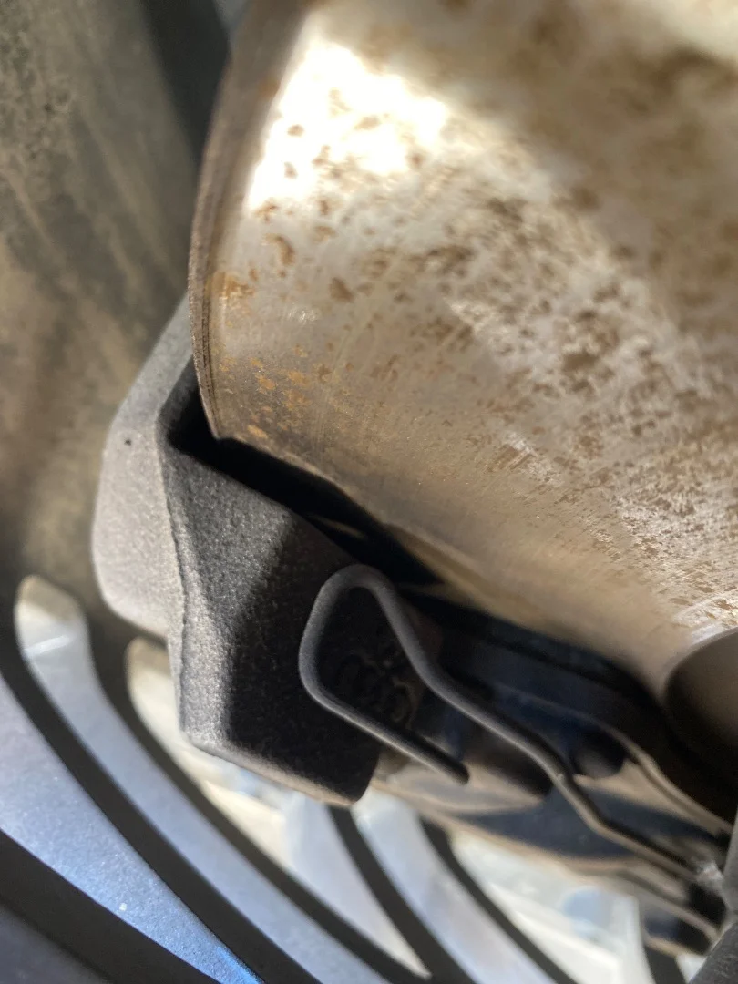 Foto de PINZA DE FRENO DELANTERA IZQUIERDA VOLKSWAGEN PASSAT BERLINA (3C2) 2.0 TDI (140 CV / 103 KW) referencia 1K0615123E