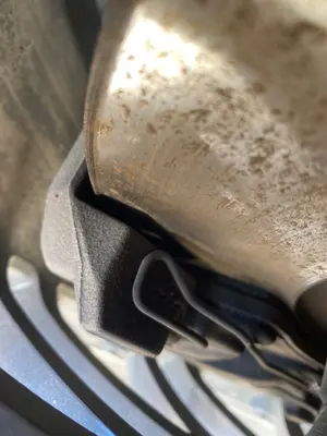 Foto de PINZA DE FRENO DELANTERA IZQUIERDA VOLKSWAGEN PASSAT BERLINA (3C2) 2.0 TDI (140 CV / 103 KW) referencia 1K0615123E