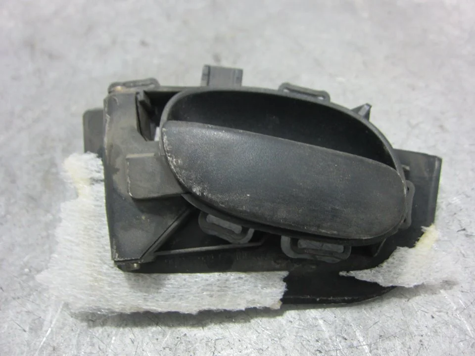 Foto de MANETA INTERIOR DELANTERA IZQUIERDA PEUGEOT 206 1.6 16V CAT (109 CV / 80 KW) referencia 9623698477