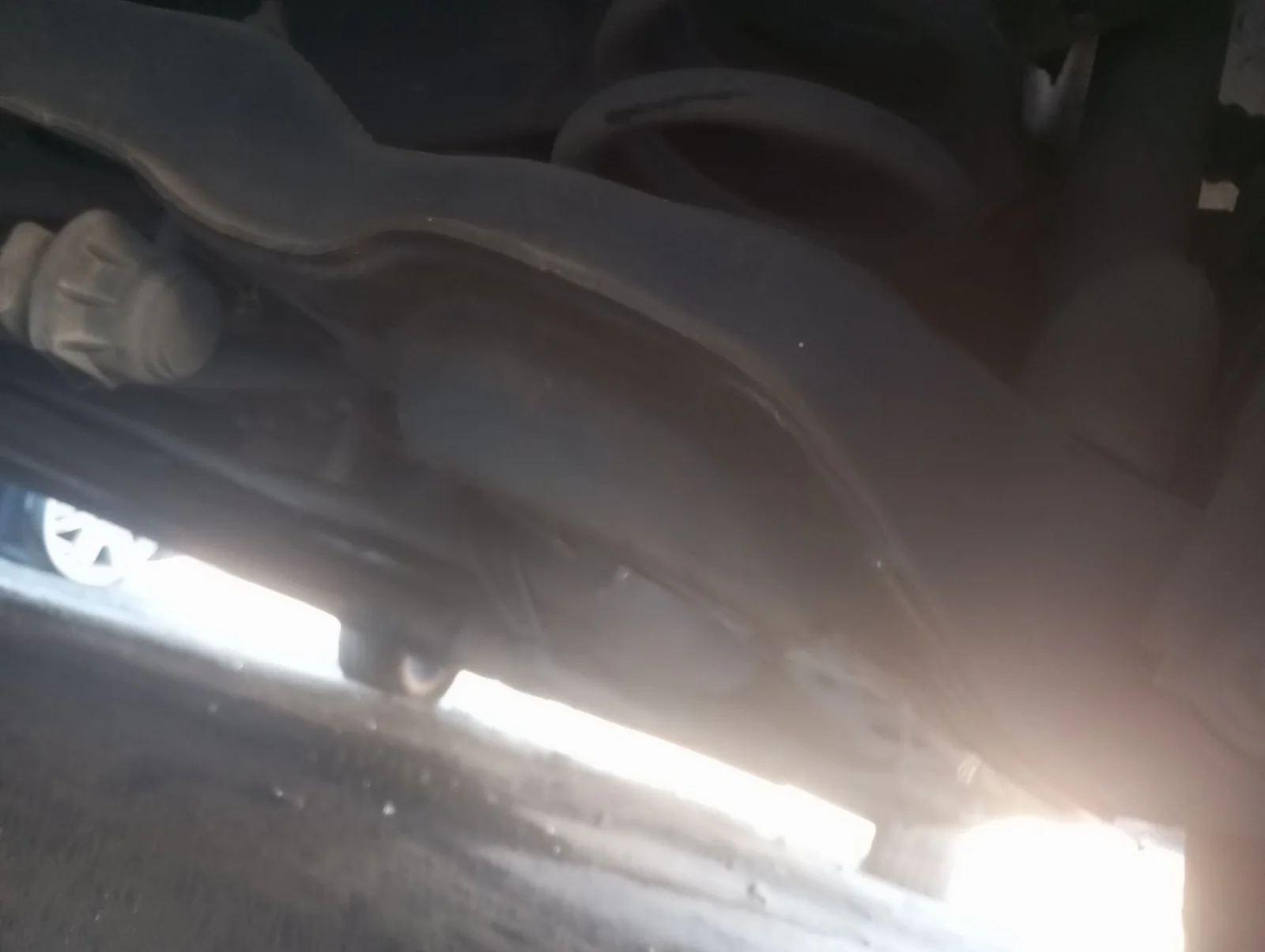 Foto de BRAZO SUSPENSION TRASERO IZQUIERDO FORD FOCUS BERLINA (CAP) 1.6 TDCi CAT (109 CV / 80 KW)