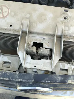 Foto de CERRADURA CAPO FORD FOCUS FAMILIAR (CAK) 1.8 16V CAT (116 CV / 85 KW) referencia 4555048 foto 2