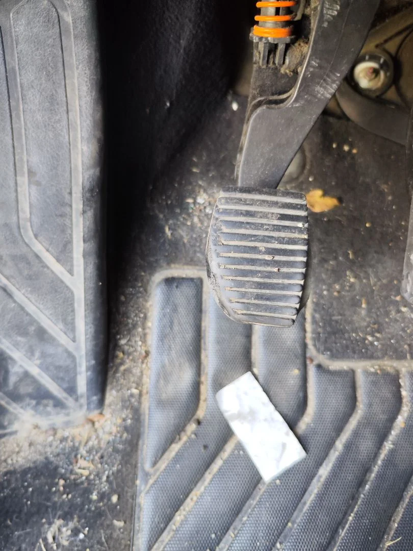 Foto de PEDAL EMBRAGUE PEUGEOT 307 (S1)(04.2001) 1.6 16V CAT (109 CV / 80 KW)