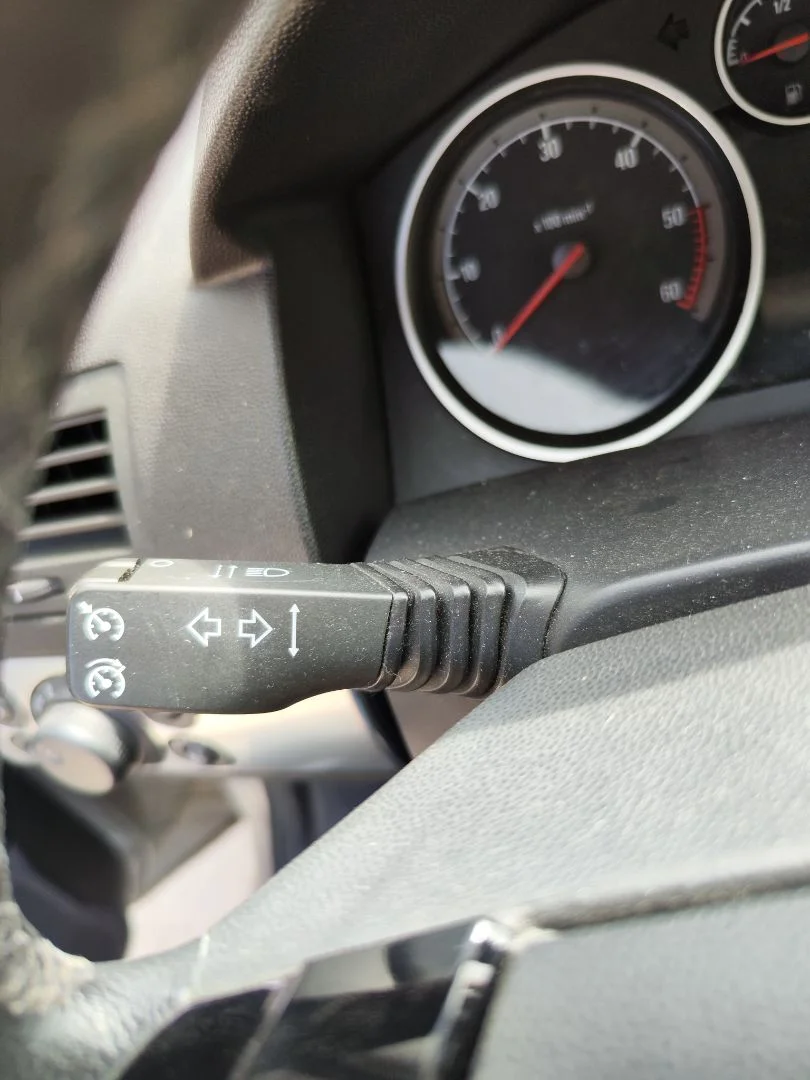 Foto de MANDO MULTIFUNCION OPEL ASTRA H BERLINA 1.7 16V CDTI (110 CV / 81 KW)