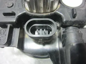 Foto de FARO ANTINIEBLA IZQUIERDO RENAULT CLIO IV GRANDTOUR 0.9 Energy (90 CV / 66 KW) referencia 261555538R foto 4