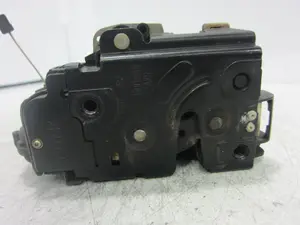 Foto de CERRADURA PUERTA DELANTERA DERECHA VOLKSWAGEN GOLF IV BERLINA (1J1)(10.1997) 1.6  (101 CV / 74 KW)