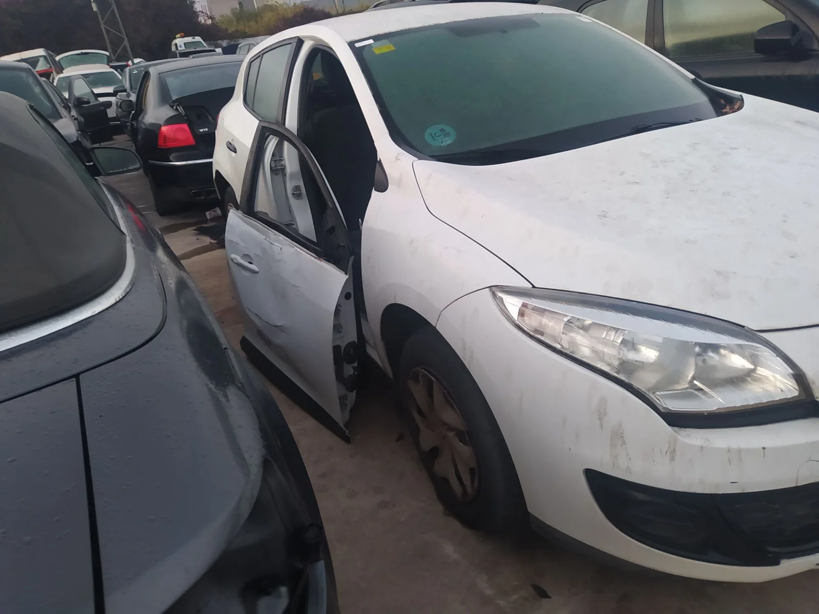 Foto de LLANTA RENAULT MEGANE III BERLINA 5P 1.6 16V CAT (101 CV / 74 KW) referencia 403000026R
