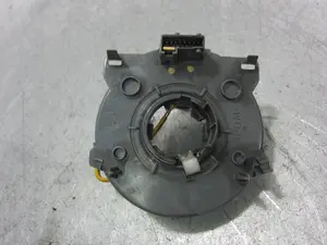 Foto de ANILLO AIRBAG OPEL ASTRA G BERLINA 1.7 Turbodiesel CAT (X 17 DTL / 2H8) (68 CV / 50 KW) referencia 90588757 foto 4