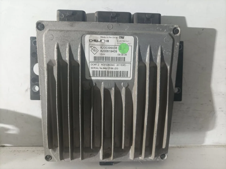 Foto de CENTRALITA MOTOR UCE RENAULT CLIO III referencia 8200399038