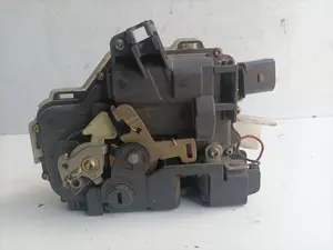 Foto de CERRADURA PUERTA TRASERA IZQUIERDA VOLKSWAGEN PASSAT BERLINA (3B2) 1.9 TDI (110 CV / 81 KW) referencia 3B4839349 foto 4