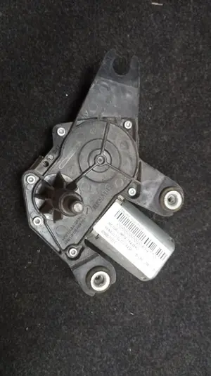 Foto de MOTOR LIMPIA TRASERO RENAULT CLIO II FASE II (B/CB0) 1.5 dCi Diesel (68 CV / 50 KW) referencia 8200071214