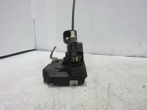 Foto de CERRADURA PUERTA DELANTERA DERECHA BMW SERIE 3 BERLINA (E46) 2.0 16V Diesel CAT (136 CV / 100 KW) referencia 8206408 foto 2