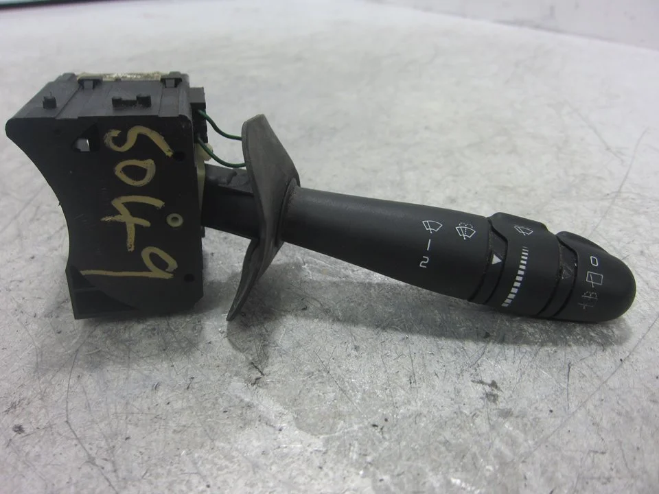 Foto de MANDO LIMPIA RENAULT MEGANE I FASE 2 BERLINA (BA0) 1.9 dTi Diesel (80 CV / 59 KW) referencia 7700428228