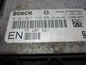 Foto de CENTRALITA MOTOR UCE OPEL ZAFIRA B 1.9 CDTI CAT (Z 19 DTL) (101 CV / 74 KW) referencia 55205621 foto 5