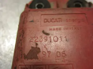Foto de BOBINA ENCENDIDO PIAGGIO (VESPA) ZIP referencia 32391011 foto 2