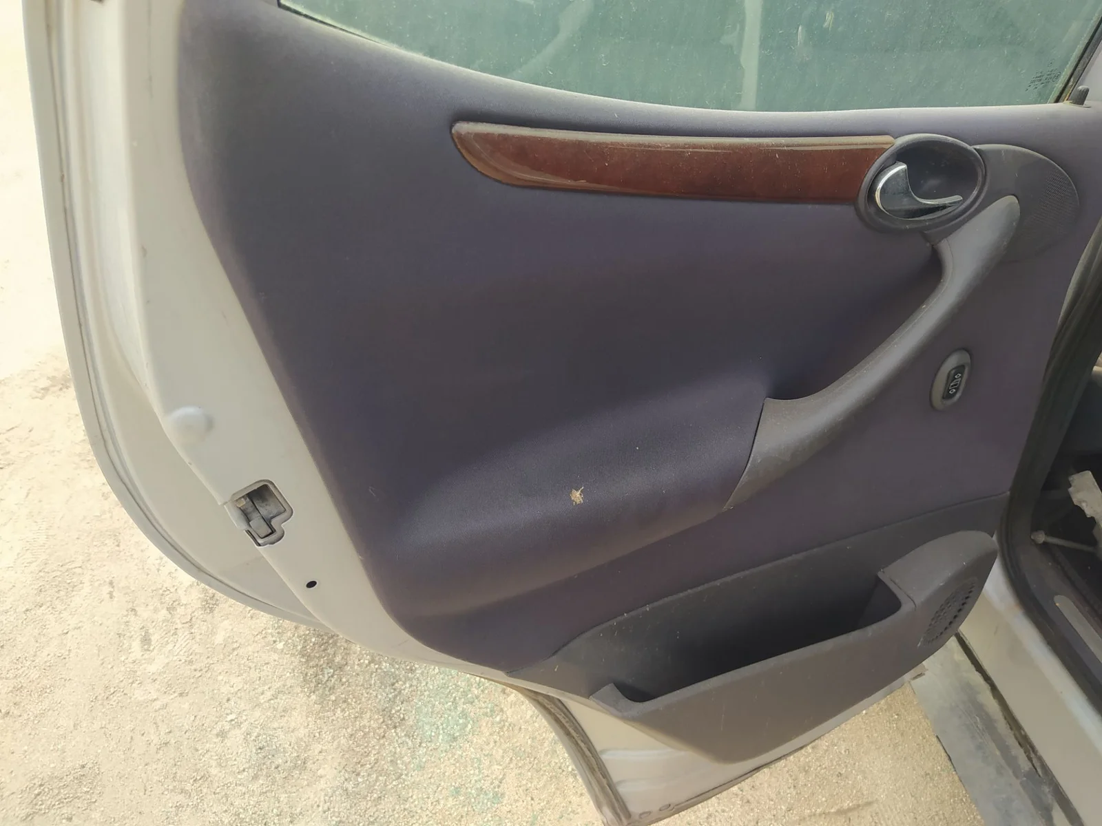 Foto de CERRADURA PUERTA TRASERA IZQUIERDA MERCEDES-BENZ CLASE A (BM 168) 1.7 CDI Diesel CAT (95 CV / 70 KW) referencia A1687301635