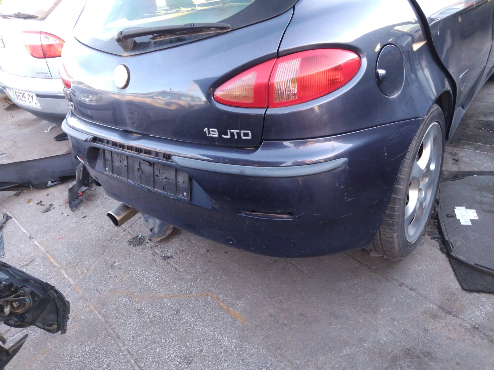 Foto de PARAGOLPES TRASERO ALFA ROMEO 147 (190) 1.9 JTD CAT (110 CV / 81 KW)