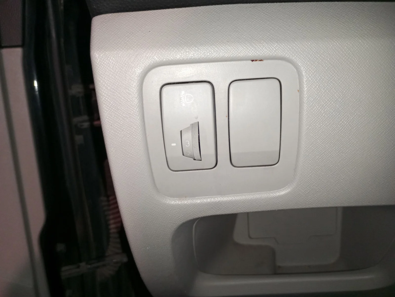 Foto de MANDO REGULACION FAROS KIA PICANTO (SA) 1.1 CAT (65 CV / 48 KW) referencia 51584584
