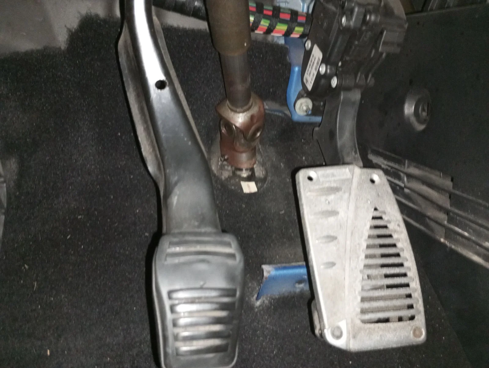 Foto de PEDAL FRENO FORD FIESTA (CBK) 1.25 16V CAT (69 CV / 51 KW)