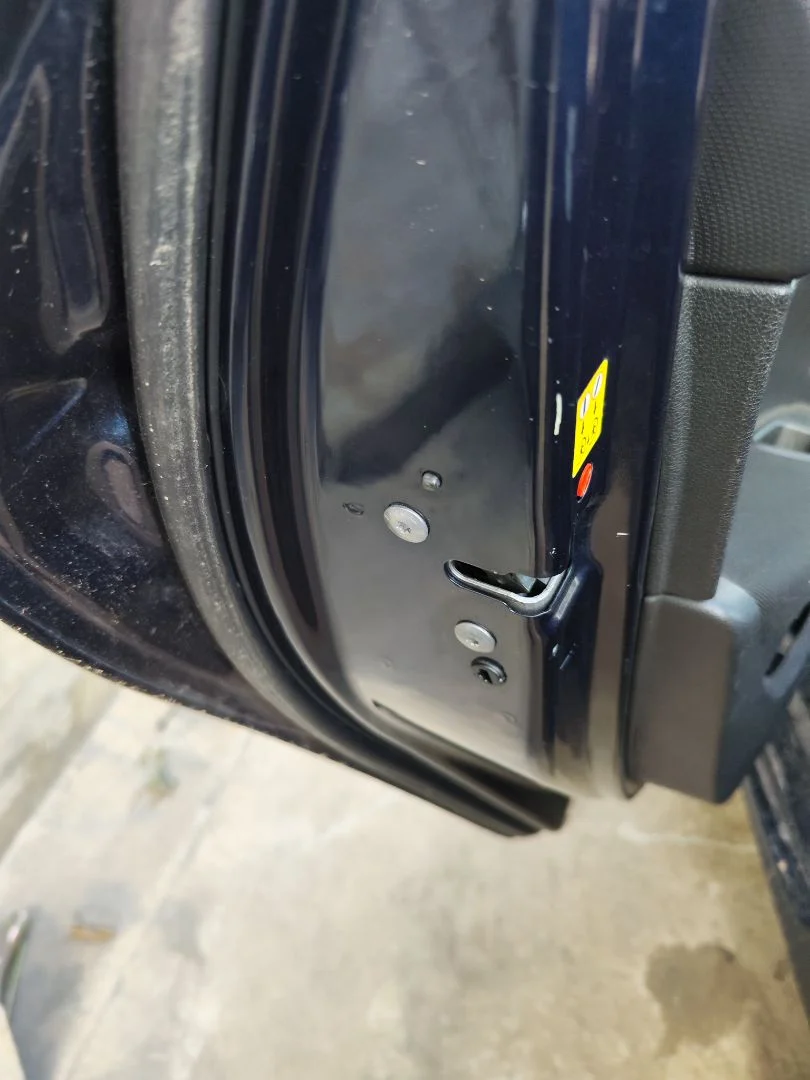 Foto de CERRADURA PUERTA TRASERA IZQUIERDA PEUGEOT 308 1.6 16V (120 CV / 88 KW) referencia 9800617280