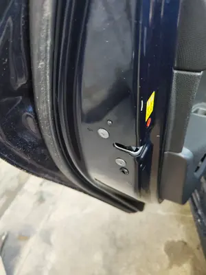 Foto de CERRADURA PUERTA TRASERA IZQUIERDA PEUGEOT 308 1.6 16V (120 CV / 88 KW) referencia 9800617280