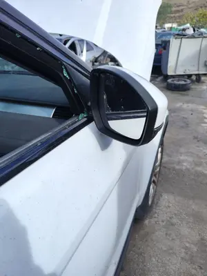 Foto de RETROVISOR DERECHO LAND ROVER RANGE ROVER EVOQUE 2.0 Td4 CAT (150 CV / 110 KW)