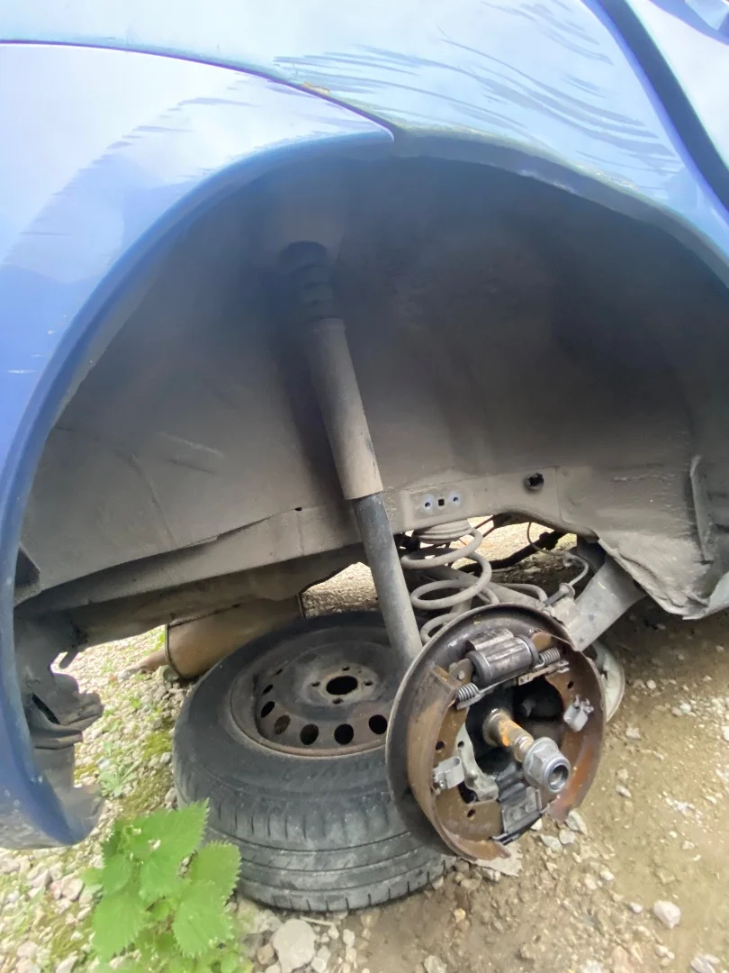 Foto de PASO RUEDA TRASERO DERECHO NISSAN MICRA (K12E) 1.2 CAT (65 CV / 48 KW)