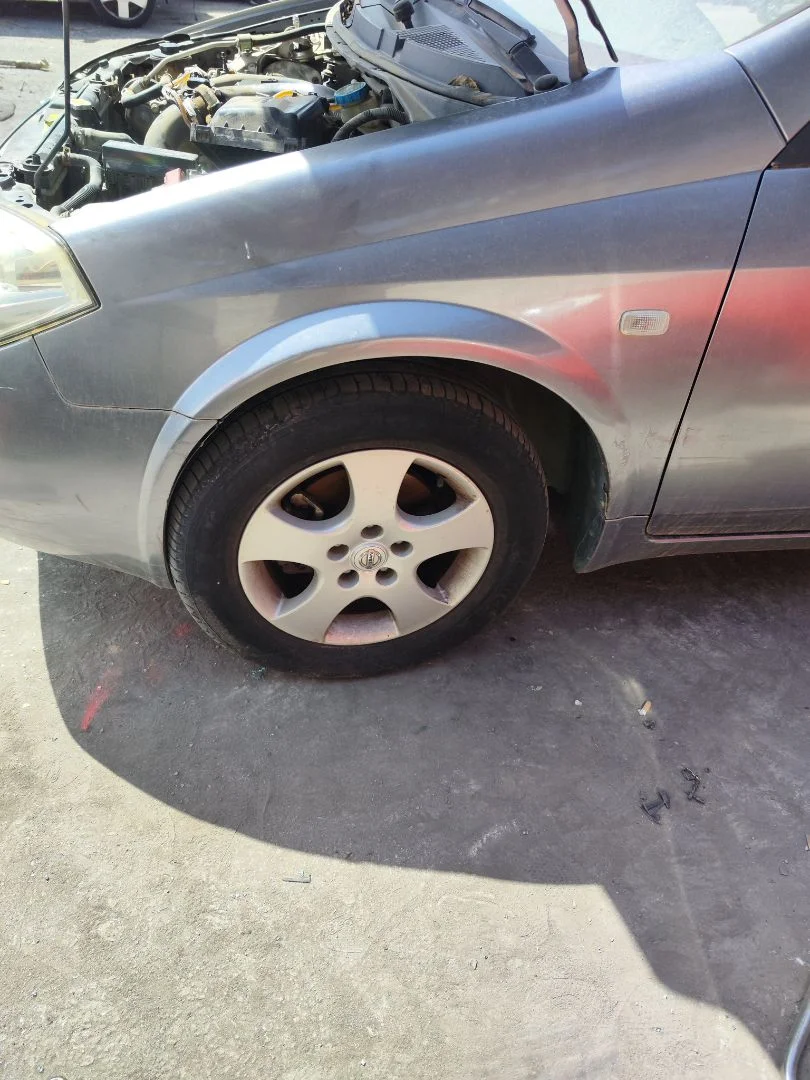 Foto de ALETA DELANTERA IZQUIERDA NISSAN PRIMERA BERLINA (P12) 1.9 16V Turbodiesel CAT (120 CV / 88 KW) referencia 63101AV630