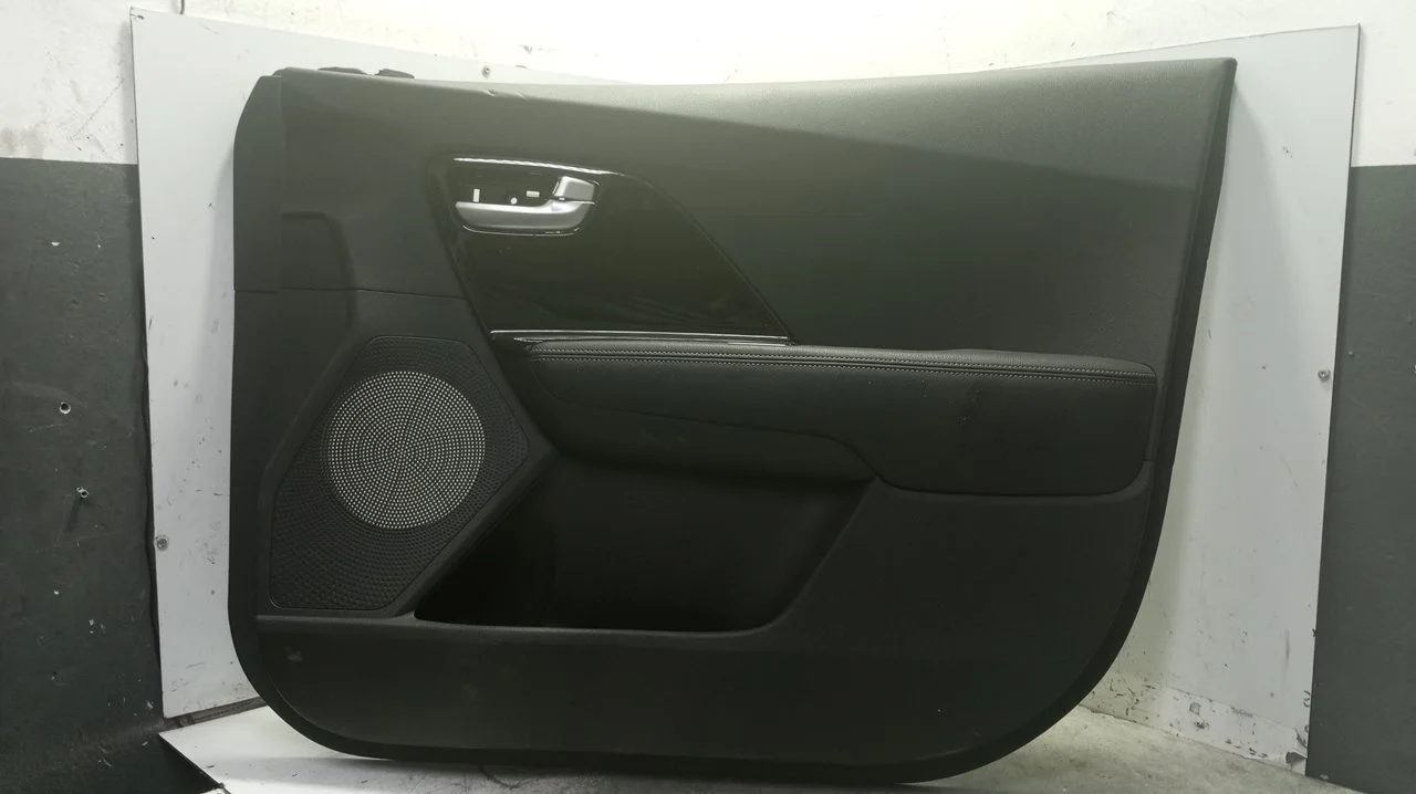 Foto de GUARNECIDO PUERTA DELANTERA DERECHA KIA NIRO (SG2) Híbrido 104 kW (1.6 Ltr. - 77 kW) (141 CV / 104 KW) referencia 82322G5000