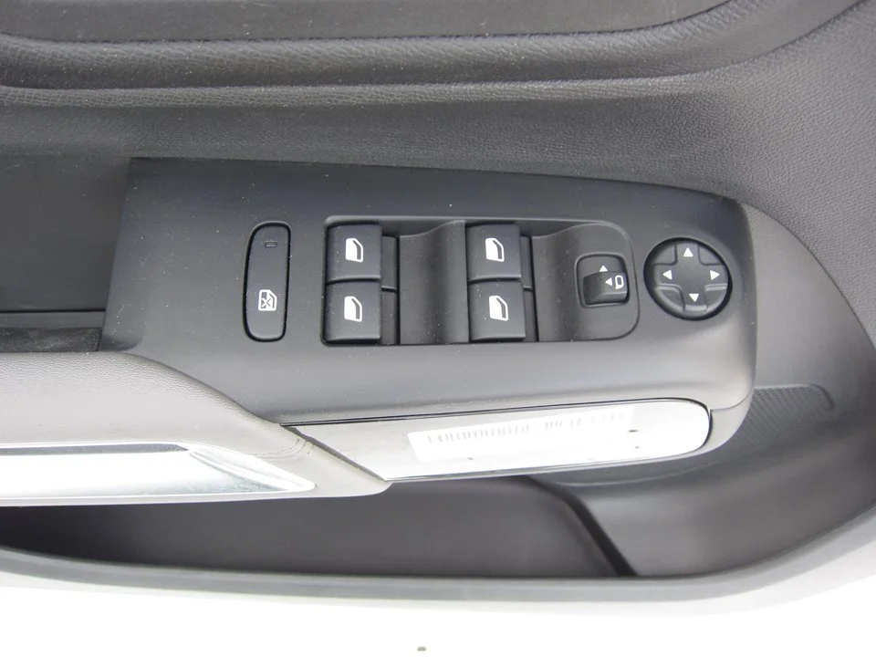 Foto de MANDO ELEVALUNAS DELANTERO IZQUIERDO CITROEN C5 AIRCROSS 1.2 12V e-THP / PureTech (131 CV / 96 KW)