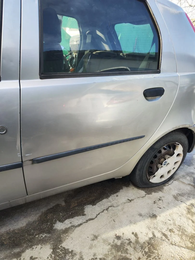 Foto de PUERTA TRASERA IZQUIERDA FIAT II PUNTO (188) BERLINA 1.2 CAT (60 CV / 44 KW)