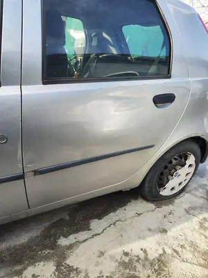 Foto de PUERTA TRASERA IZQUIERDA FIAT II PUNTO (188) BERLINA 1.2 CAT (60 CV / 44 KW)