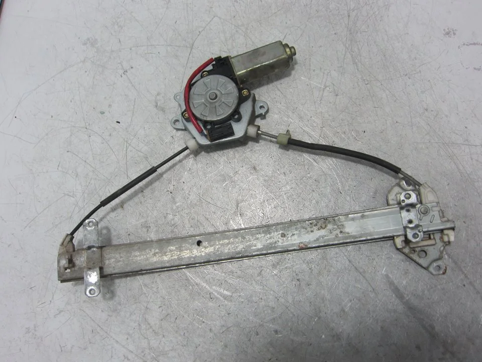 Foto de ELEVALUNAS DELANTERO DERECHO NISSAN ALMERA (N15) 2.0 Diesel (75 CV / 55 KW) referencia 807300M007