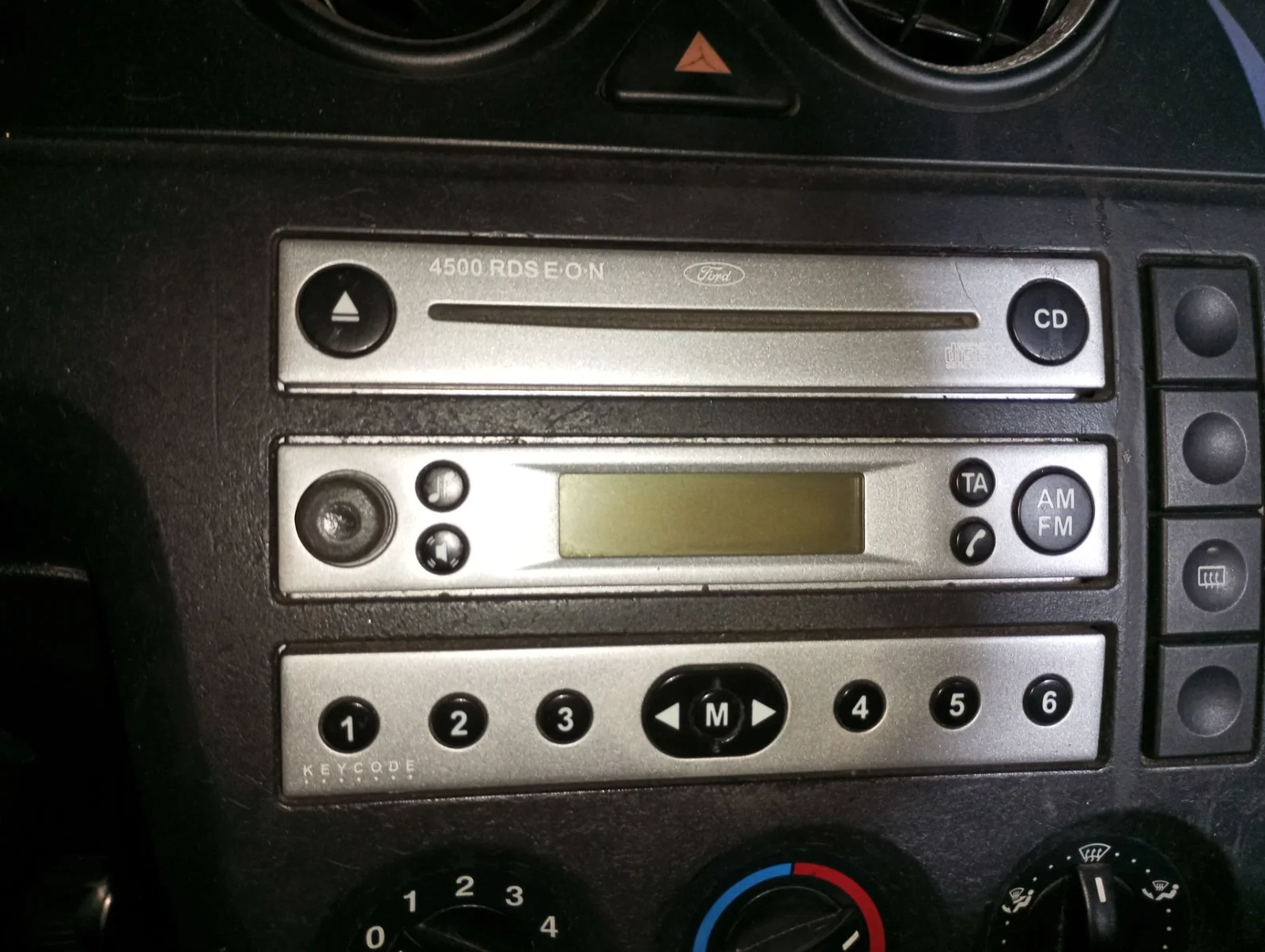 Foto de SISTEMA AUDIO / RADIO CD FORD FIESTA (CBK) 1.4 TDCi CAT (68 CV / 50 KW) referencia 4S6118C815AA
