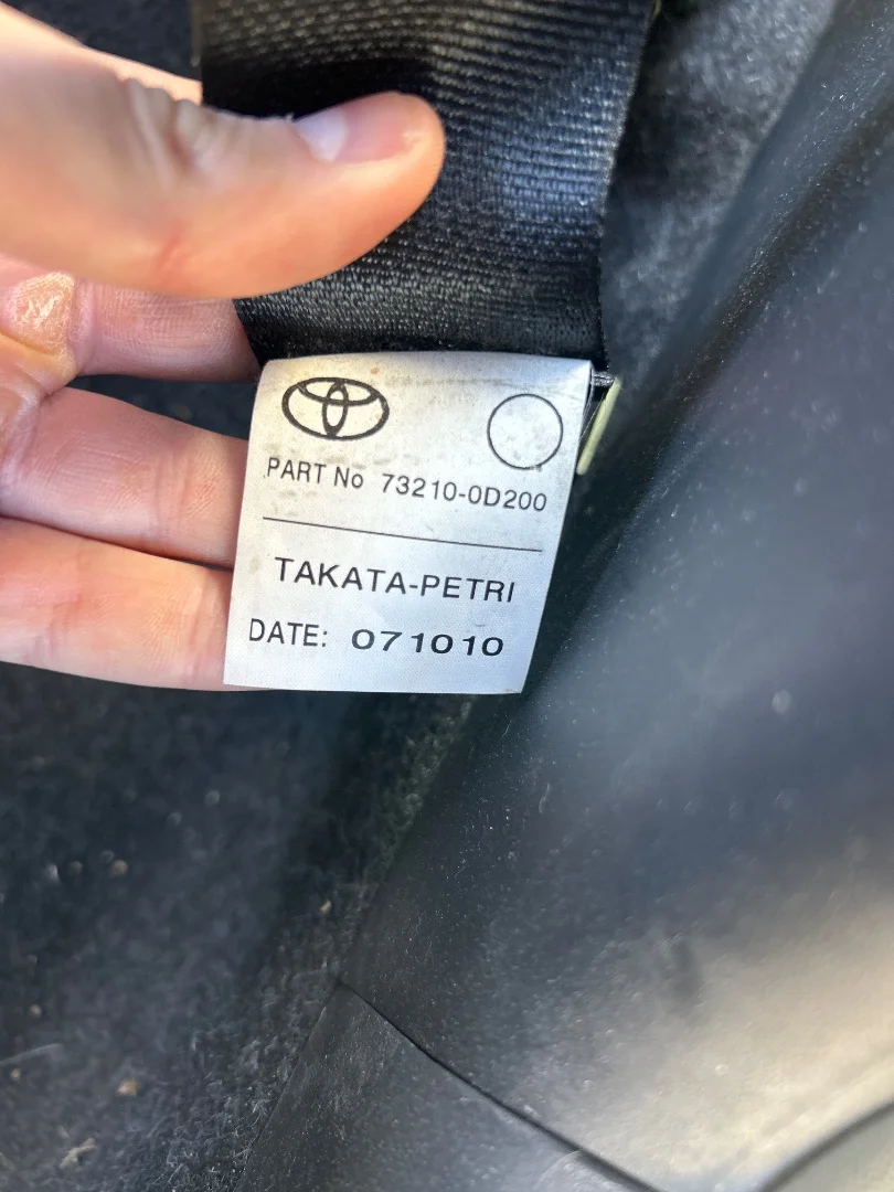 Foto de CINTURON SEGURIDAD DELANTERO DERECHO TOYOTA YARIS (KSP9/SCP9/NLP9) 1.3 16V CAT (101 CV / 74 KW) referencia 732100D200C1