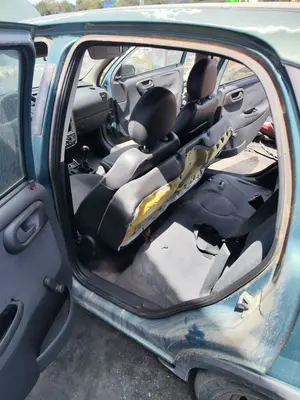 Foto de GOMAS CONTORNO PUERTA OPEL CORSA C 1.2 16V CAT (Z 12 XE / LW4) (75 CV / 55 KW)