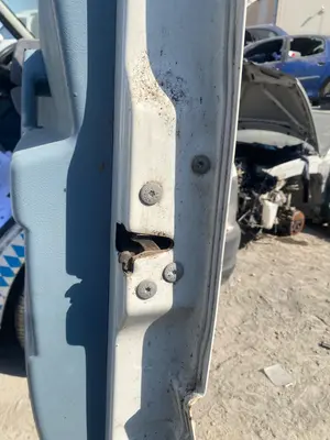 Foto de CERRADURA PUERTA DELANTERA DERECHA VOLKSWAGEN LT FURGÓN/COMBI 2.5 TDI (109 CV / 80 KW) referencia 2D2837016D