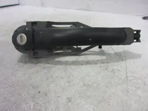 Foto de MANETA EXTERIOR DELANTERA DERECHA VOLKSWAGEN GOLF IV BERLINA (1J1)(10.1997) 1.6  (101 CV / 74 KW) referencia 3B0837885886