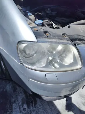 Foto de FARO DERECHO VOLKSWAGEN TOURAN (1T1) 1.9 TDI (105 CV / 77 KW) foto 3