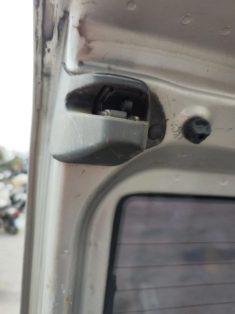 Foto de CERRADURA MALETERO / PORTON FIAT I DOBLÒ (119) 1.9 JTD CAT (105 CV / 77 KW)