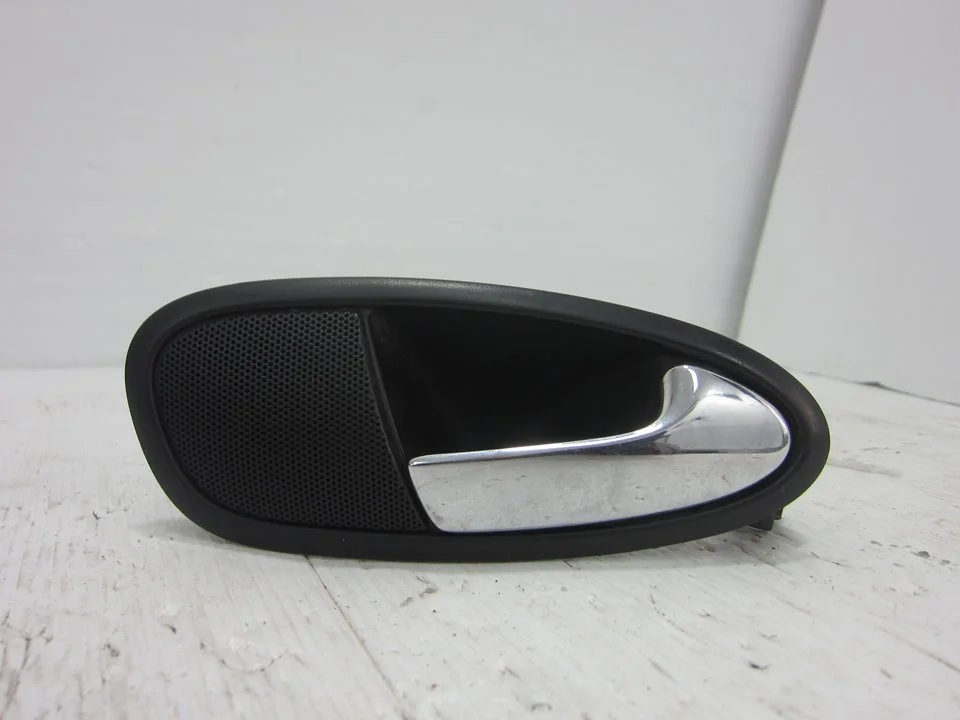 Foto de MANETA INTERIOR TRASERA DERECHA SEAT TOLEDO (5P2) 1.9 TDI (105 CV / 77 KW) referencia 5P0837114