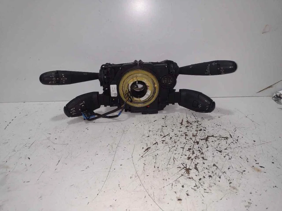 Foto de MANDO MULTIFUNCION CITROEN DS3 1.6 e-HDi FAP (92 CV / 68 KW) referencia 96667326XT