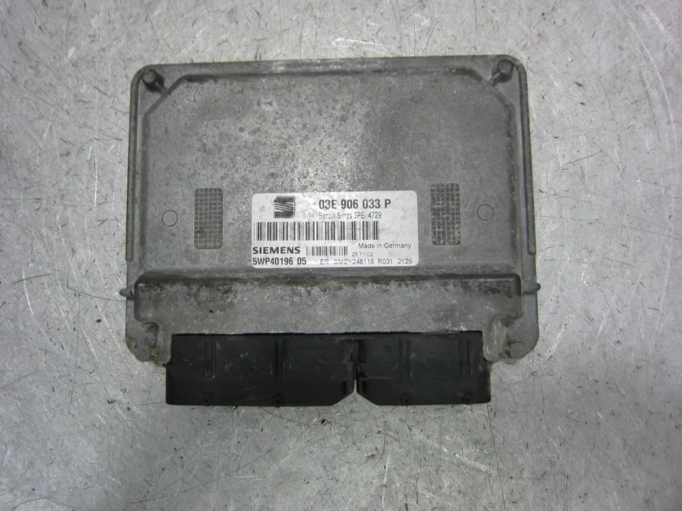 Foto de CENTRALITA MOTOR UCE SEAT IBIZA (6L1) 1.2 (64 CV / 47 KW) referencia 03E906033P