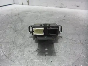 Foto de MODULO ELECTRONICO BMW SERIE 3 BERLINA (E46) 3.0 24V Turbodiesel CAT (184 CV / 135 KW) referencia 61318386427 foto 4