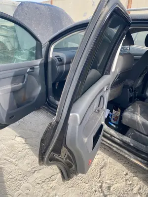 Foto de GOMAS CONTORNO PUERTA VOLKSWAGEN TOURAN (1T3) 1.6 TDI DPF (105 CV / 77 KW)
